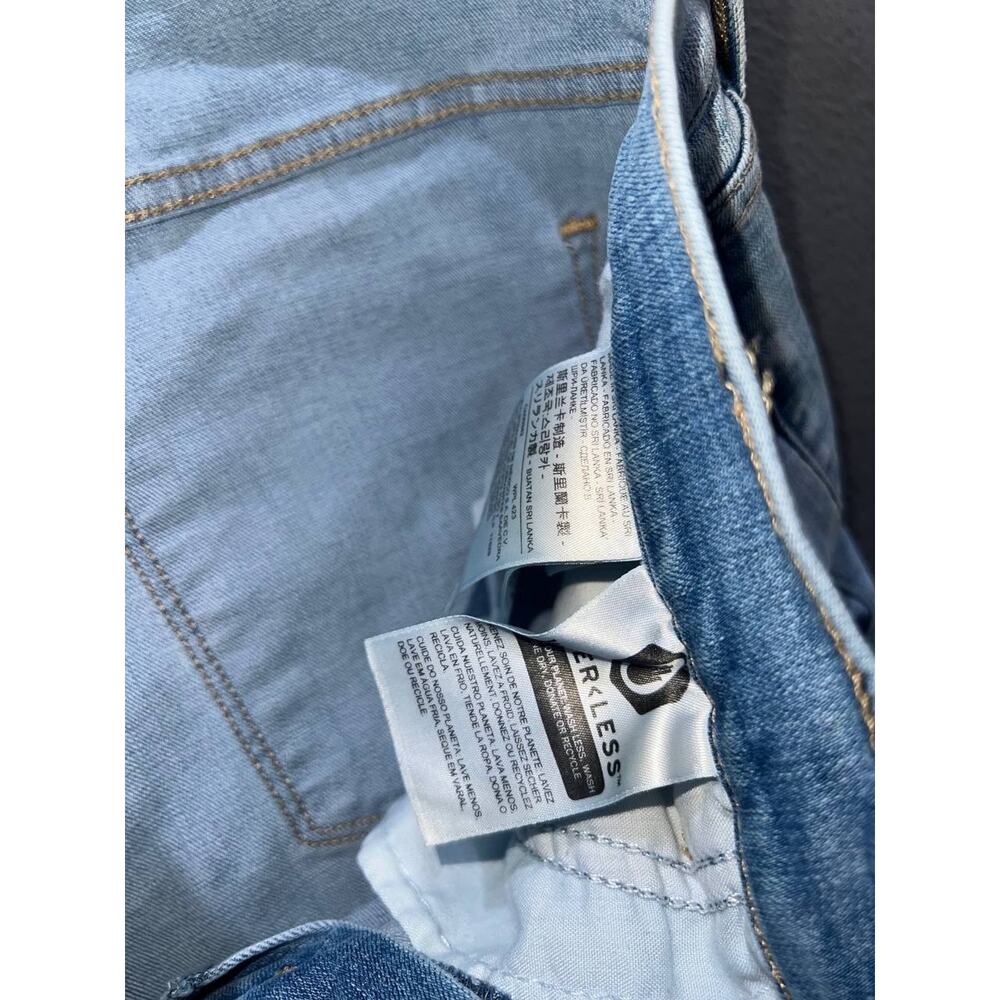 Levi's Classic Straight Jeans Womens 16 W Blue Light Wash Denim Stretch A010093 - Picture 5 of 11